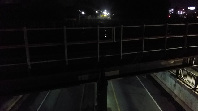 Looking west #toronto #westtorontorailpath #dupontstreet #bridge #night