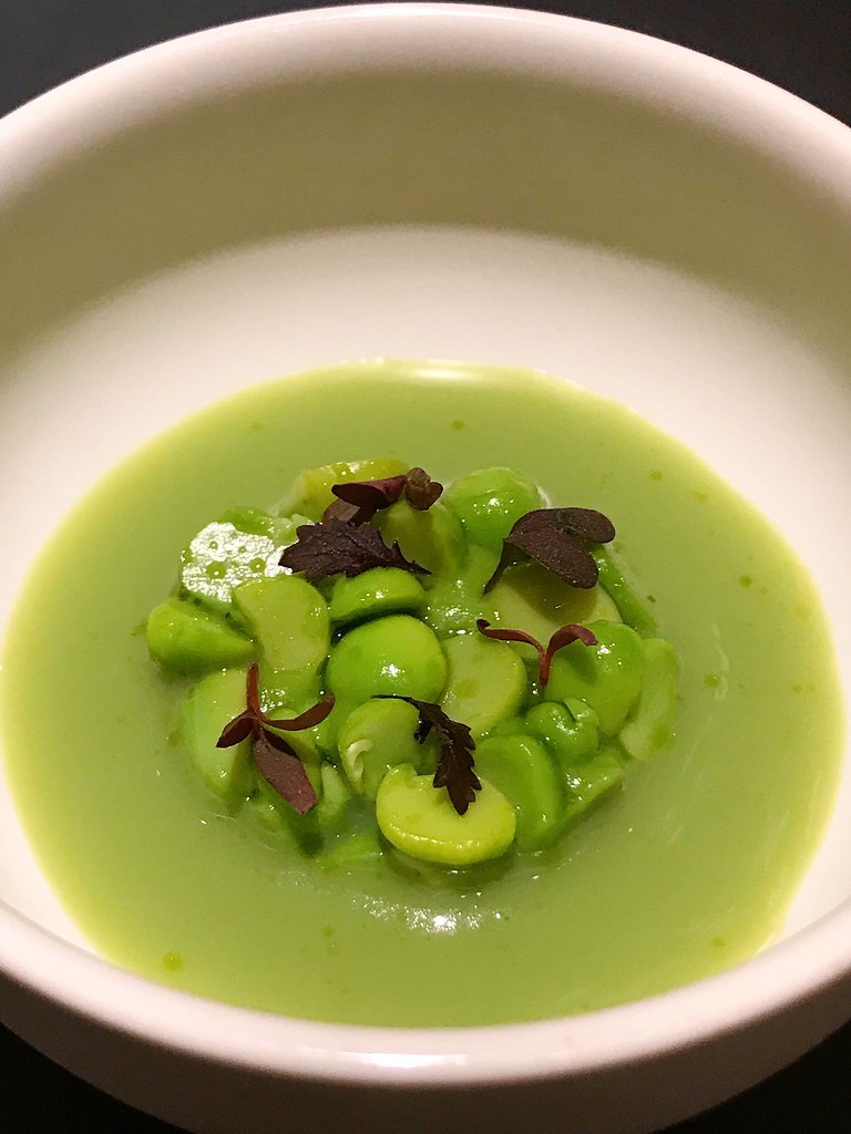 Amuse Bouche: Italian Green pea with green pea purée and broth with geranium