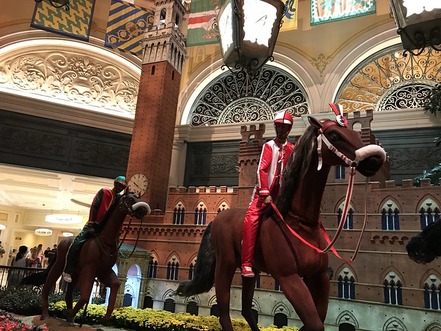Bellagio,  giant horses