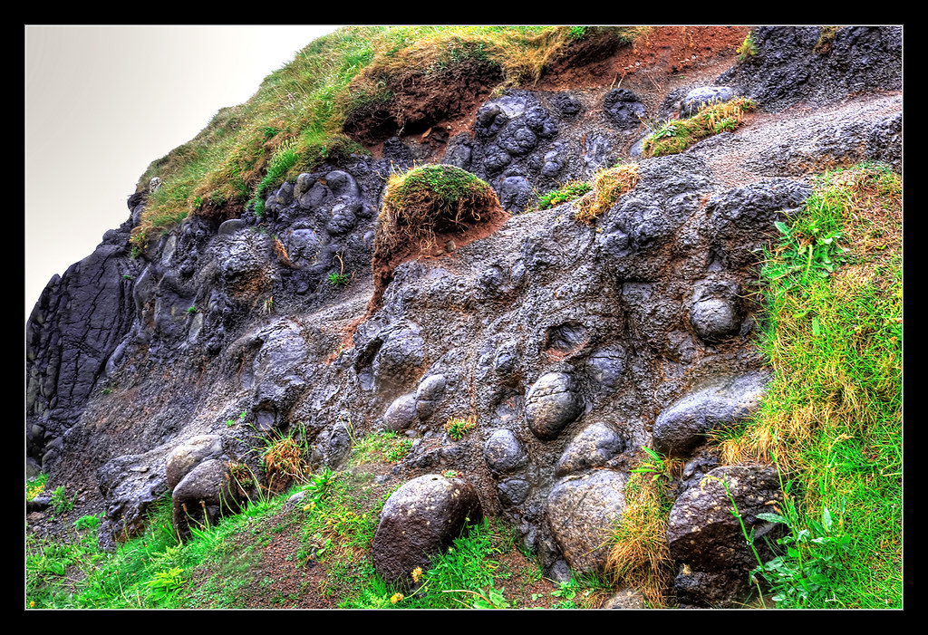 Bushmills NIR - Giant’s Causeway globular basalt