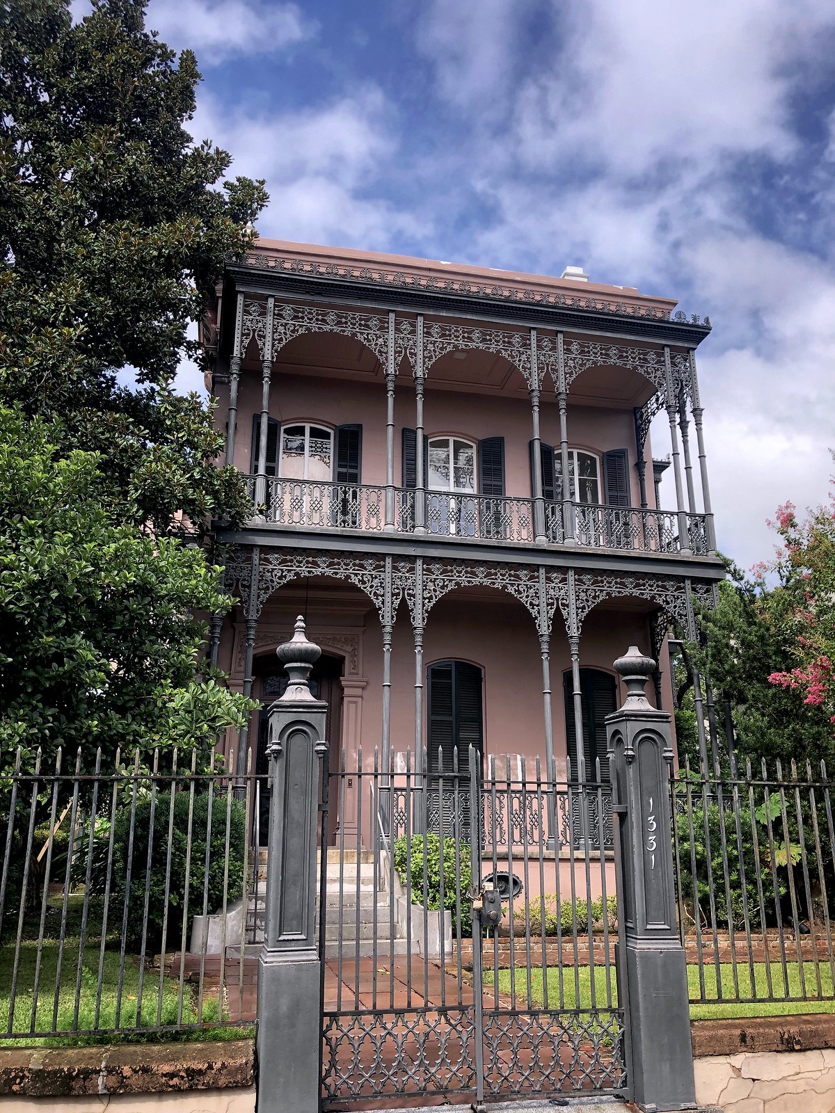 Garden District | How to Spend 48 Hours in New Orleans in the Summer | New Orleans Travel Guide | What to do in New Orleans | 2 Days in New Orleans | Best Things to do in New Orleans | First Timer’s Guide to NOLA | NOLA Travel Guide | 2 Day Itinerary for New Orleans