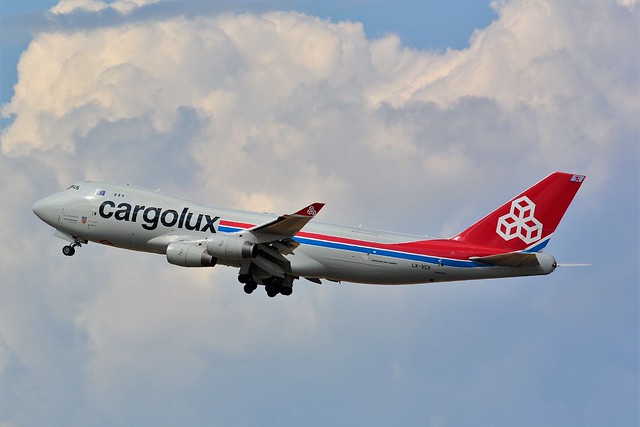 (CDG) Cargolux Boeing 747-400 F  LX-VCV Takeoff runway 27L