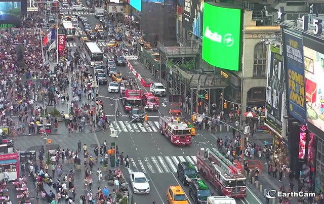 FDNY Ladder 4, Engine 54 & Battalion 9 responding to smoke in an elevator on 42nd St. between 7th & 8th Avenues