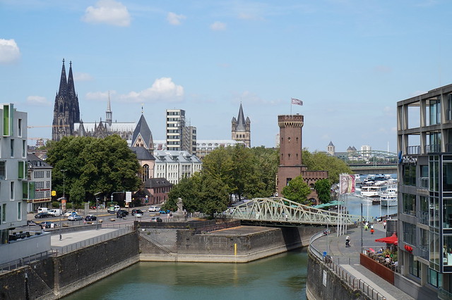 Köln, am Rheinauhafen