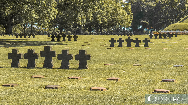 Cementerio Aleman La Cambe en Normandia