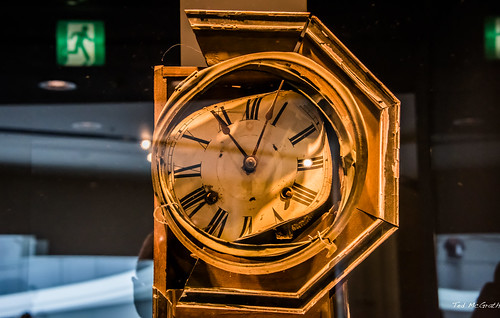 2019 cropped japan nikon nikond750 nikonfx nagasaki tedmcgrath tedsphotos vignetting clock 1102am clockface nagasakiatomicbombmuseum