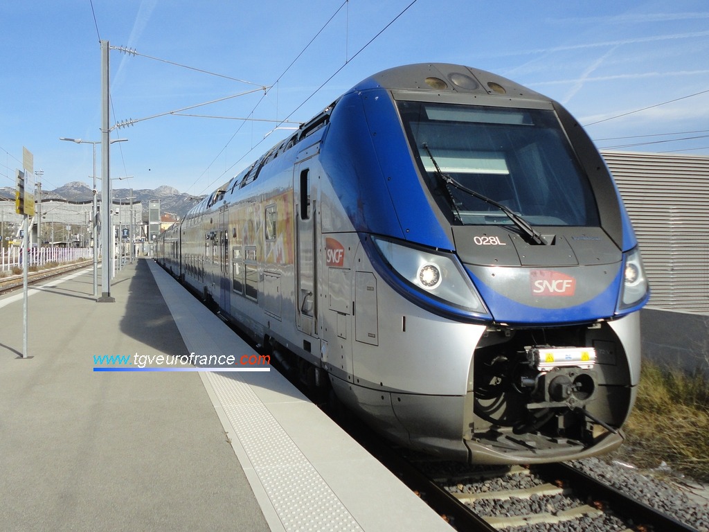 L'automotrice Regio 2N (rame 028L de TER SNCF PACA) le 9 mars 2019