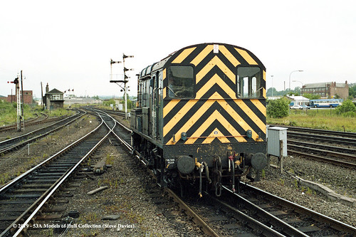 britishrail class08 08725 diesel shunter passenger stirling scotland train railway locomotive railroad
