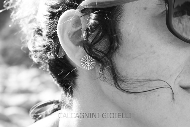 dandelion seed earrings by Calcagnini Gioielli