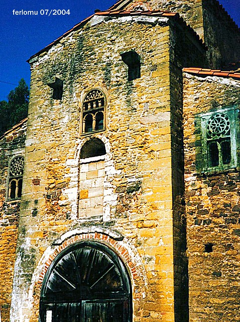Asturias StaMdelNaranco 1 20040701