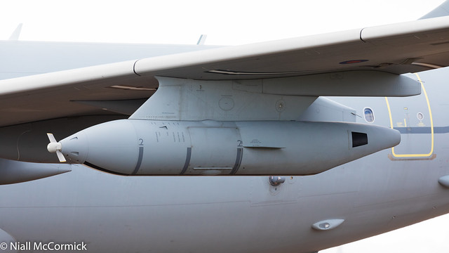 Cobham 905E underwing refuelling pod