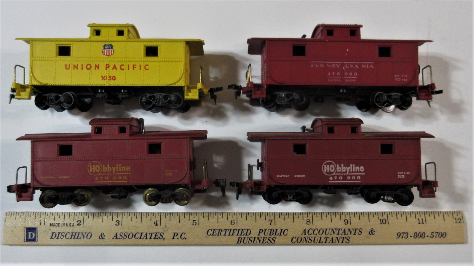 4 different HObbyline cabooses.