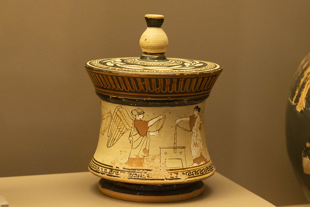 Brauron Museum – Lidded white-ground pyxis