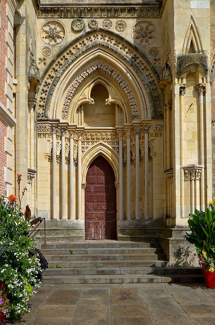 Lisieux (Calvados) - Cathédrale Saint-Pierre - Porche gauche