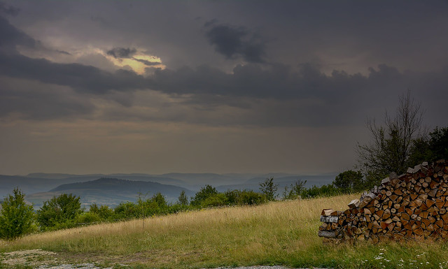 Erdély, vihar előtt (Transylvania, before storm)