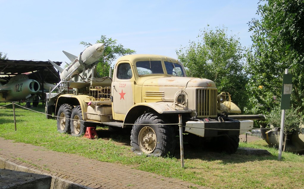 Zil 157 KV portamissile SAM-2