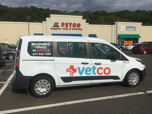 Vetco, Petco, pic by Mike Mozart @MikeMozart on Instagram Newington, CT #Petco #Vetco