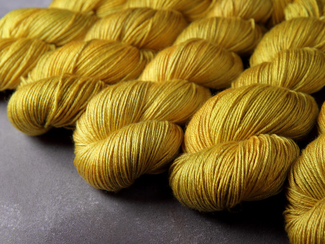 Brilliance 4 Ply – British Bluefaced Leicester wool and silk hand-dyed yarn 100g – ‘Colonel Mustard’