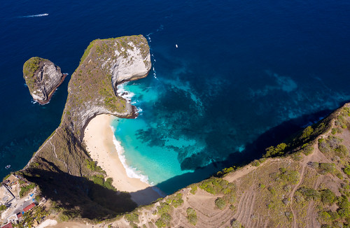 high beach summer rock top fly drone landmark viewpoint mountains destination coral reef hill nautical penida season day famous nusa asian paradise wave travel blue shore nature green bali sea ocean coast water island sunny nobody bay beautiful landscape view tropical outdoor manta asia colorful light sand indonesia vacation holiday
