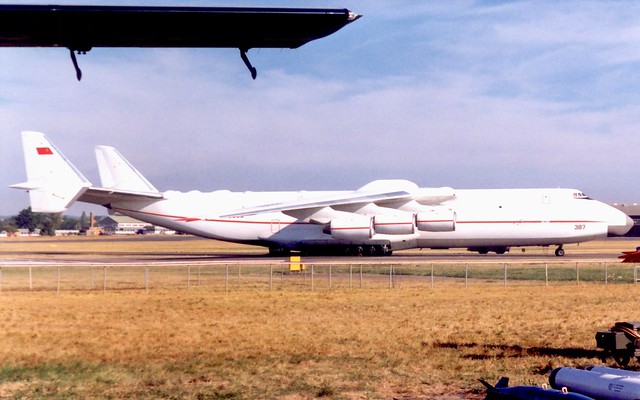 CCCP-82060 Farnborough International Air Show 9 September 1990