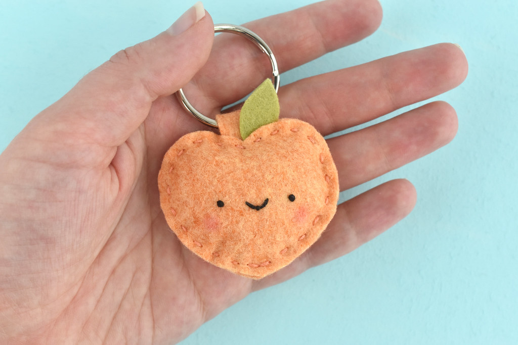 Felt Kawaii Peach Key Ring