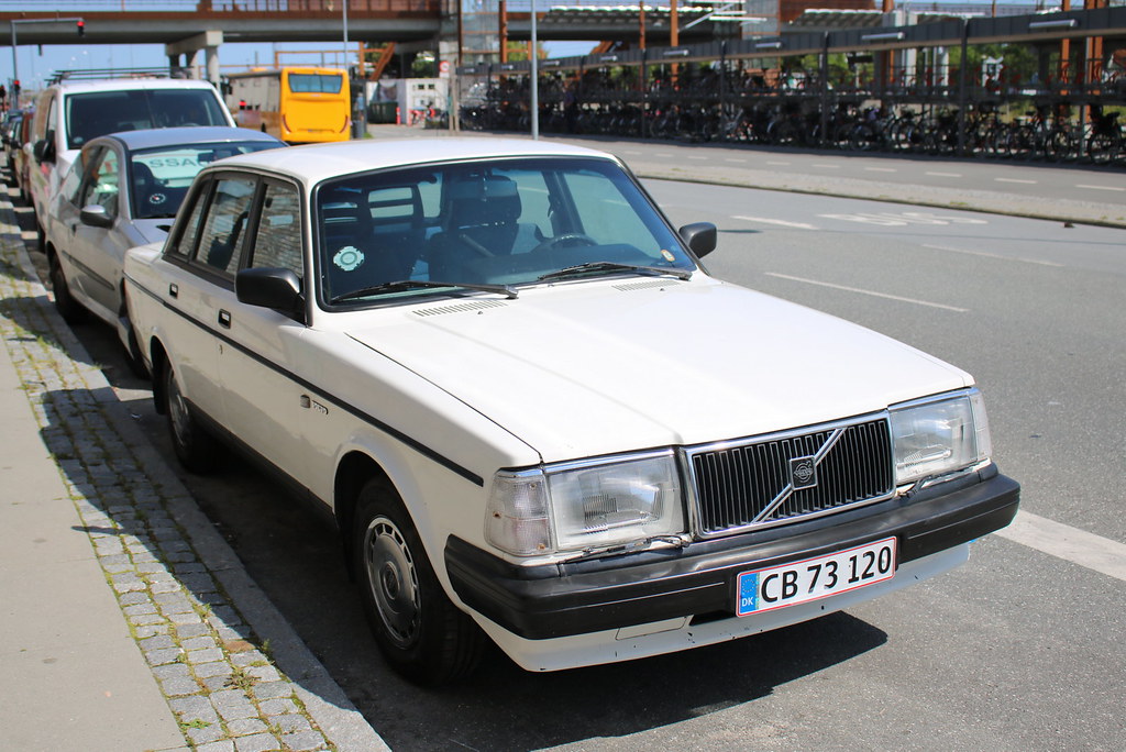 Volvo 240 in Køge
