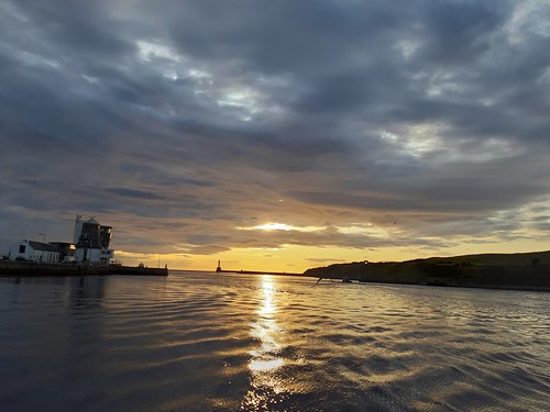 sunrise aberdeen sun scotland harbour