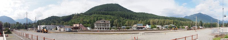 Skykomish: The town was built in such a way that the railroad was the &quot;downtown&quot;.