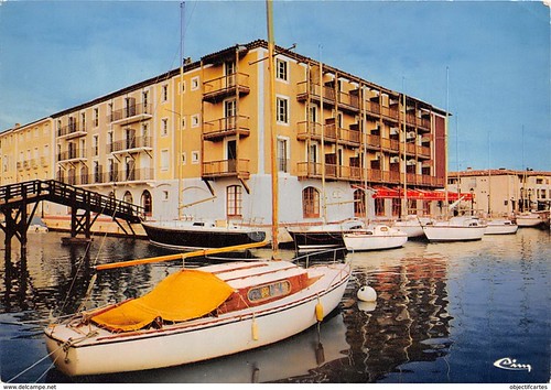 PORT GRIMAUD Cite lacustre realisee par la societe etige suivant un projet de francois spoerry | by memoire2cite86