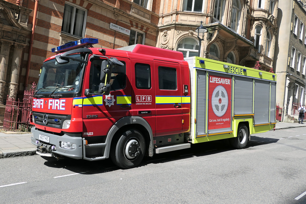 AE07 HXS | AE07HXS London Fire Brigade FRU 23 Islington A306… | Flickr