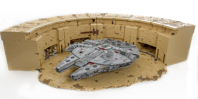 LEGO Star Wars Millennium Falcon Mos Eisley
