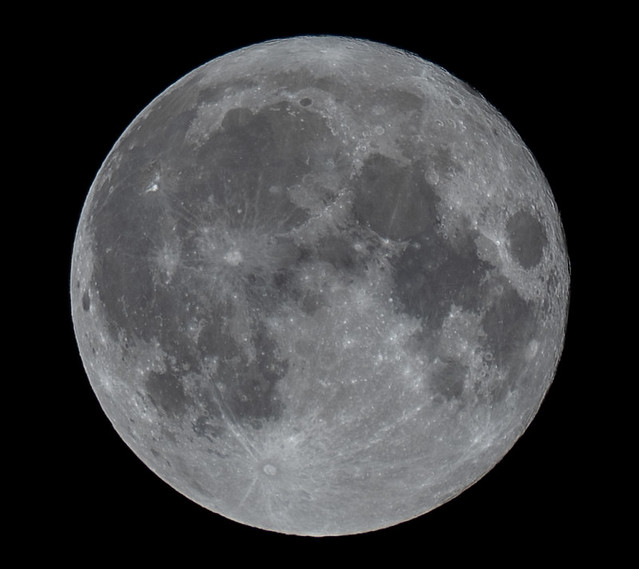 Full Moon, 99,8%