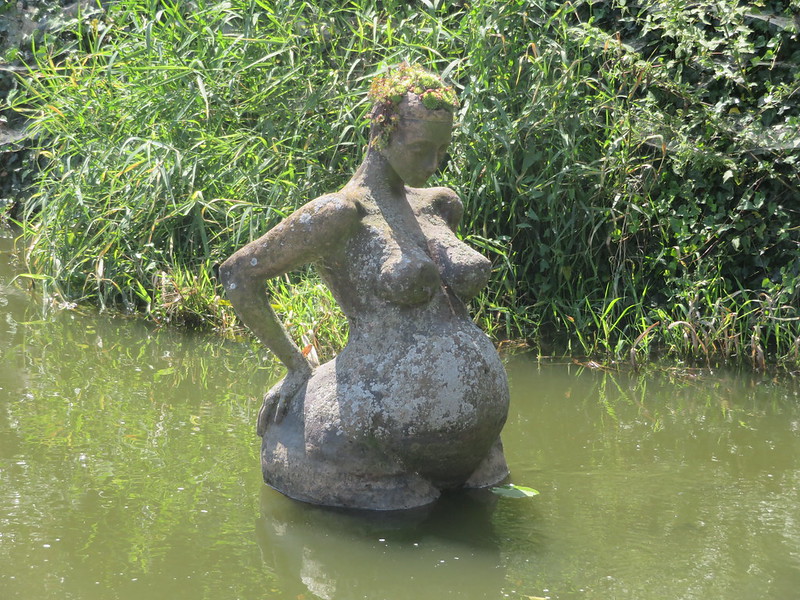 Statue im Goldenen Kanal