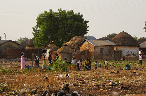 africa afrique bâtiment ghana maisontraditionnelle personnes puits village