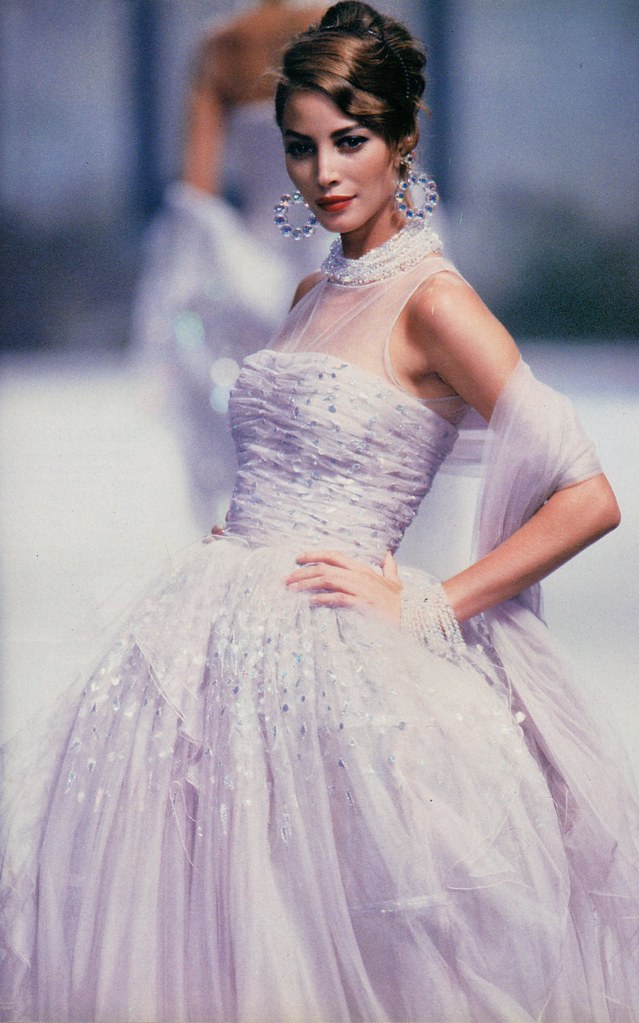 Christy Turlington / CHANEL Couture Runway F/W 1991