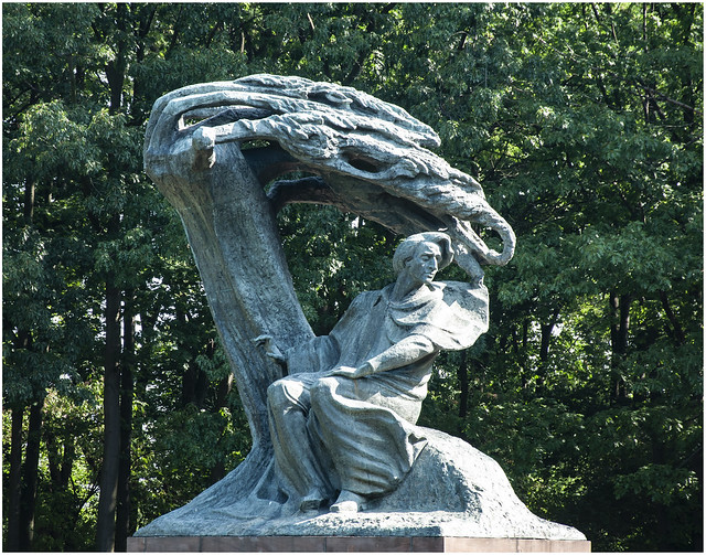 4- MONUMENTO A CHOPIN (Varsovia)