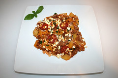 29 - Potato casserole with mincemeat & feta - Served / Kartoffelauflauf mit Hackfleisch & Feta - Serviert