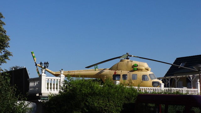 ab 1966 Berlin zweimotoriger sowjetischer Hubschrauber Mi-2 von Michail Mil Buckower Damm/Steinträgerweg 5 in 12349 Buckow