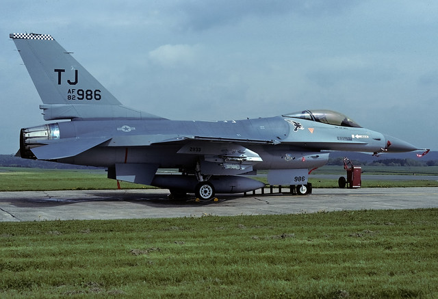 82-0986 TJ blw F-16A USAFE 401TFW 612TFS 860514 Sembach 1001