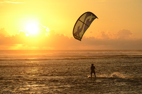 sunset kite surf surfing golden hour seascape landscape sea ocean nikon d7000 55200 nikkor