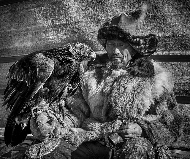 The Hunter and His Eagle (Mongolia. Gustavo Thomas © 2019)