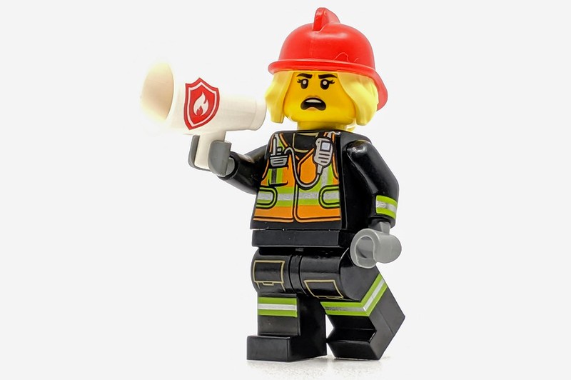 LEGO-MINIFIGURES SERIES 19 X 1 LEGS FOR THE LADY FIRE CHIEF PARTS 