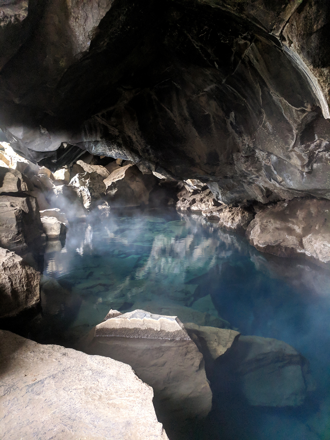 12myvatn-grjotagja-cave-hotspring-iceland-travel-GOT