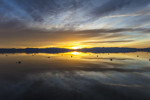 canon5dsr landscape waterscape sunrise calm lake laketahoe reflections sky clouds sun dawn morning usa california