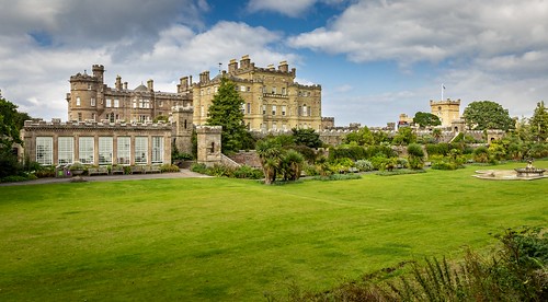 landscape garden orangery castle manor home ornate ornamental scenic widescreen outdoor sandstone green grass flora plants wall culzeancastle scottish clan kennedy fortress nationaltrust history historic ancient old building architecture tone texture detail depth naturallight light shade blue sky clouds scene canon canon5dmkiii 24mm wideangle ef2470mmf28liiusm color colour ayrshire scotland uk leanneboulton