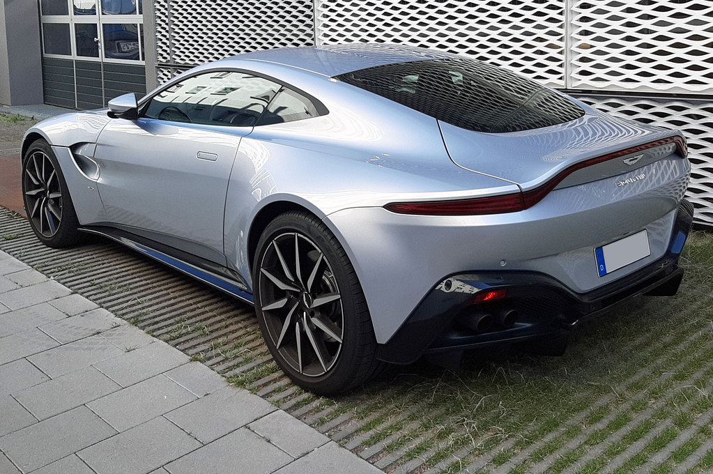 2018 Aston Martin Vantage V8 Heck