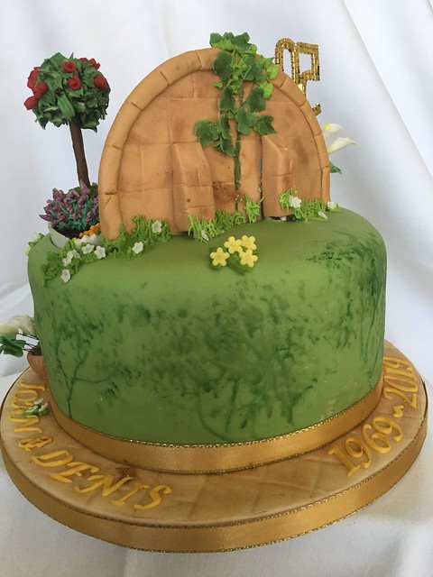 Garden Theme cake, for a Golden Wedding.