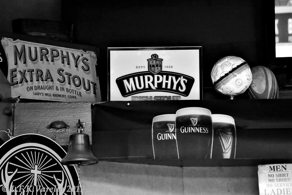 Murphy's Pub Wiesbaden in b&w