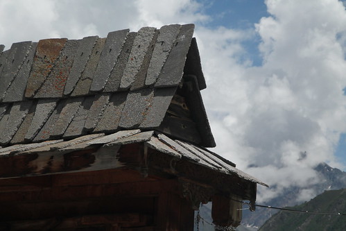 himachal pradesh baspa valley village town india temple hindu hinduist hinduism roof slate