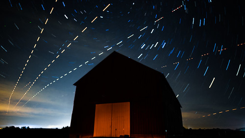 barn farm flightpath lights midwest nightphotography startrails